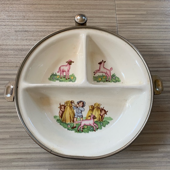GW Co Other - Antique G.W. Co Baby / Child Divided Warming Plate